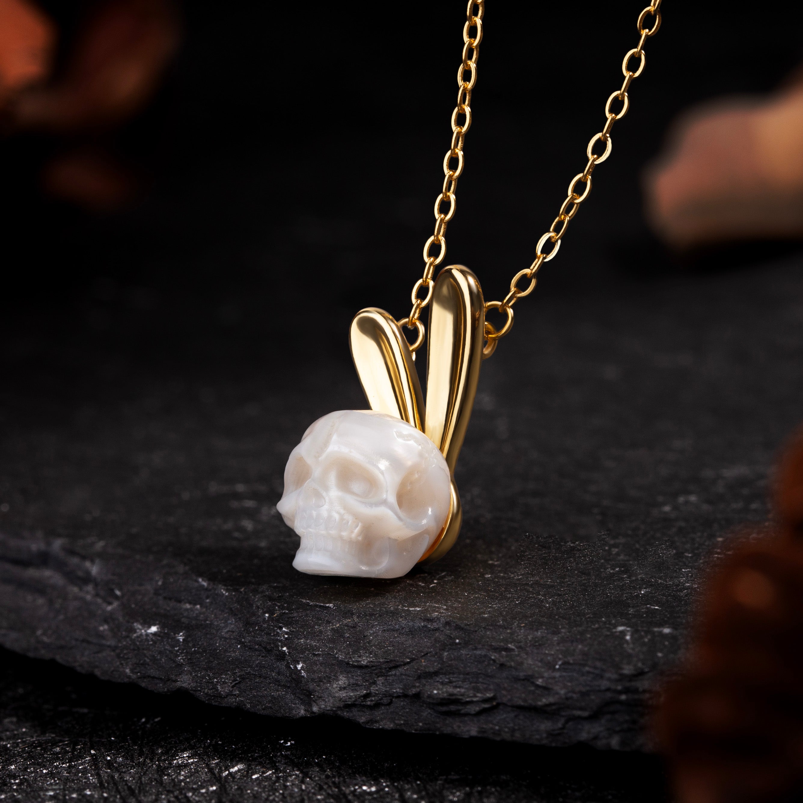 Perlenschädel Gold Hasenohren Halskette