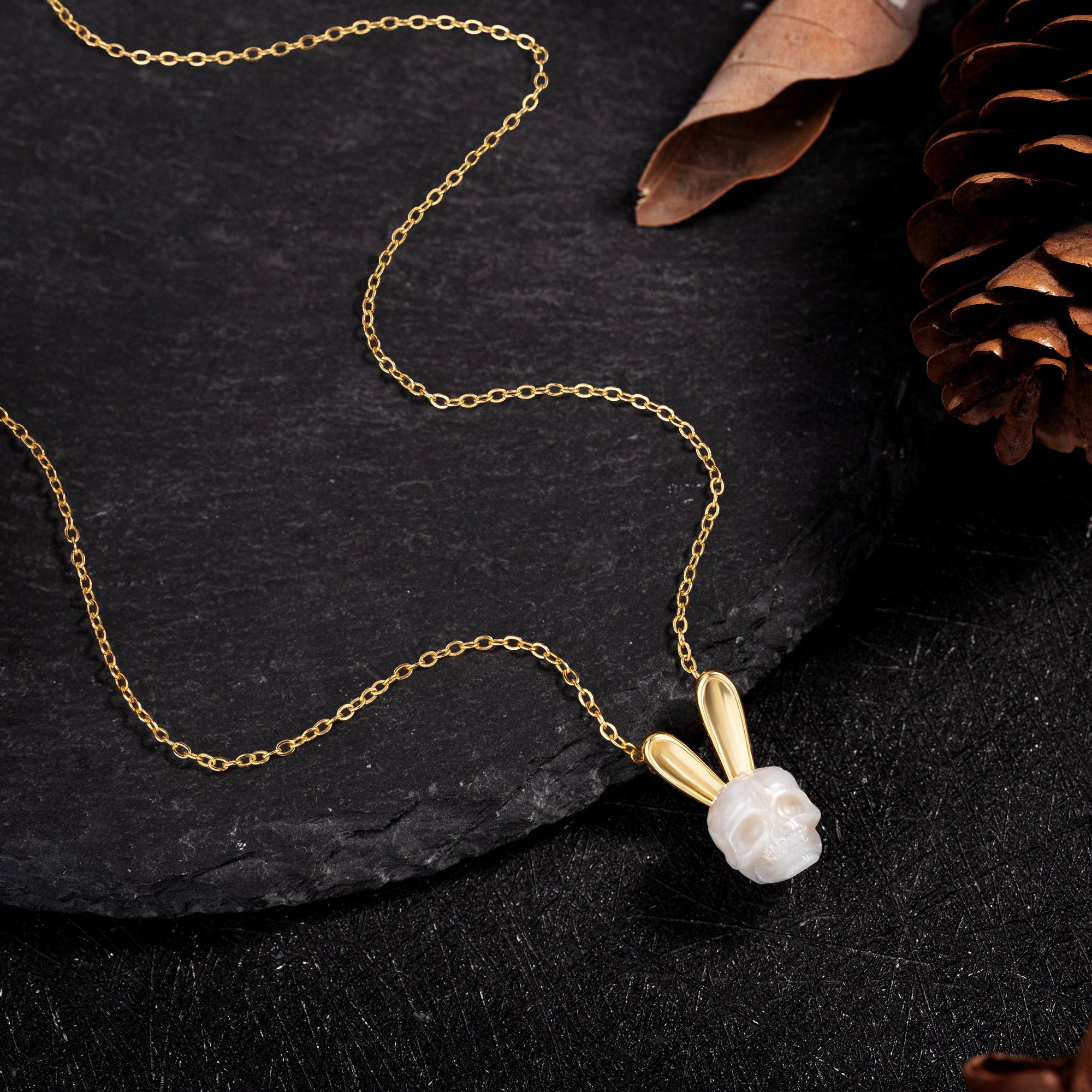 Perlenschädel Gold Hasenohren Halskette