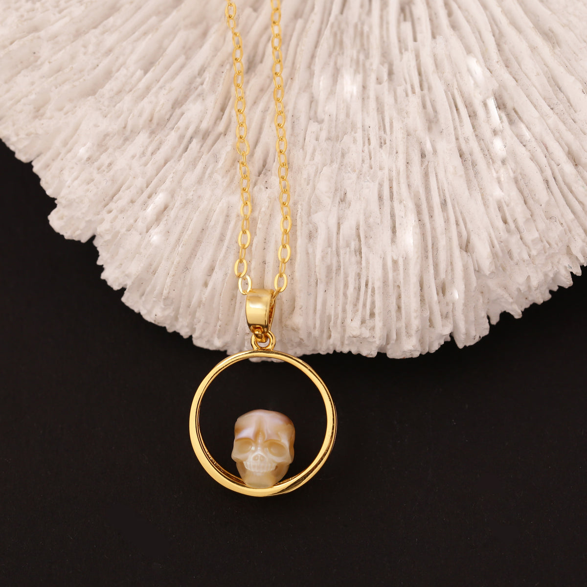 Pearl Skull on Ring Band Pendant