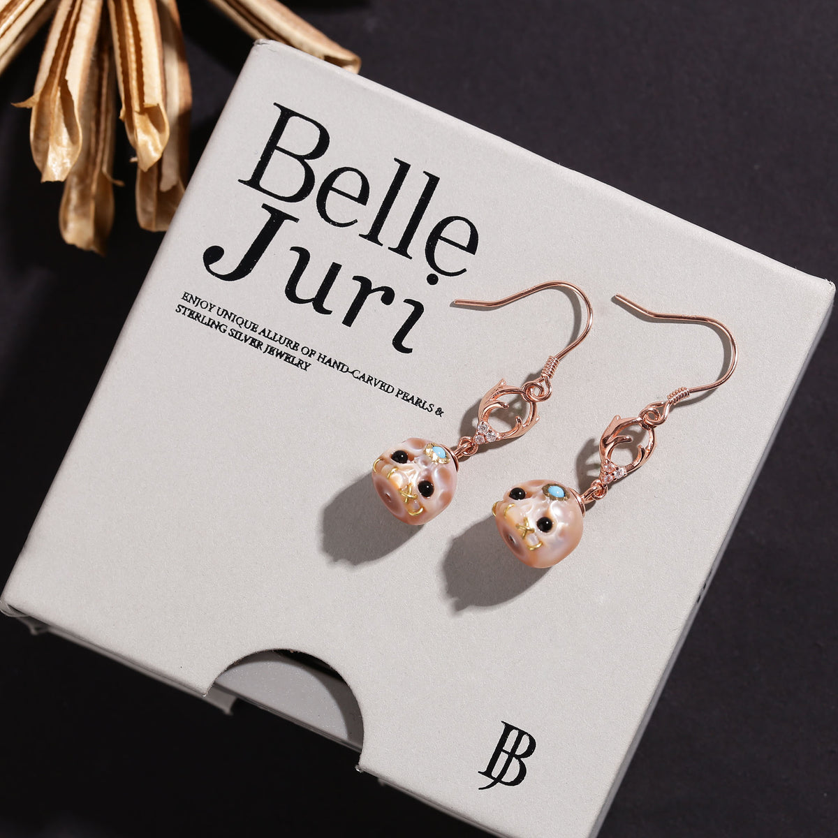 Boucles d'oreilles Classic Skull Pearl Drop Huggie