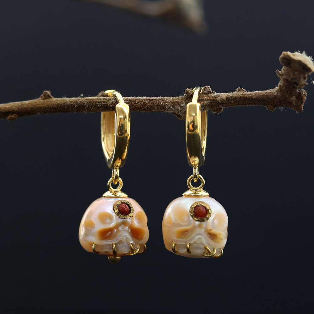 Śmaśana Pearl Skull Gemstone Hoop Earrings