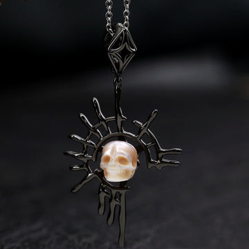 Collier Sun God Dark Spider Web Pearl Skull