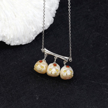Tres collar de calavera de perla de piedra Śmaśana