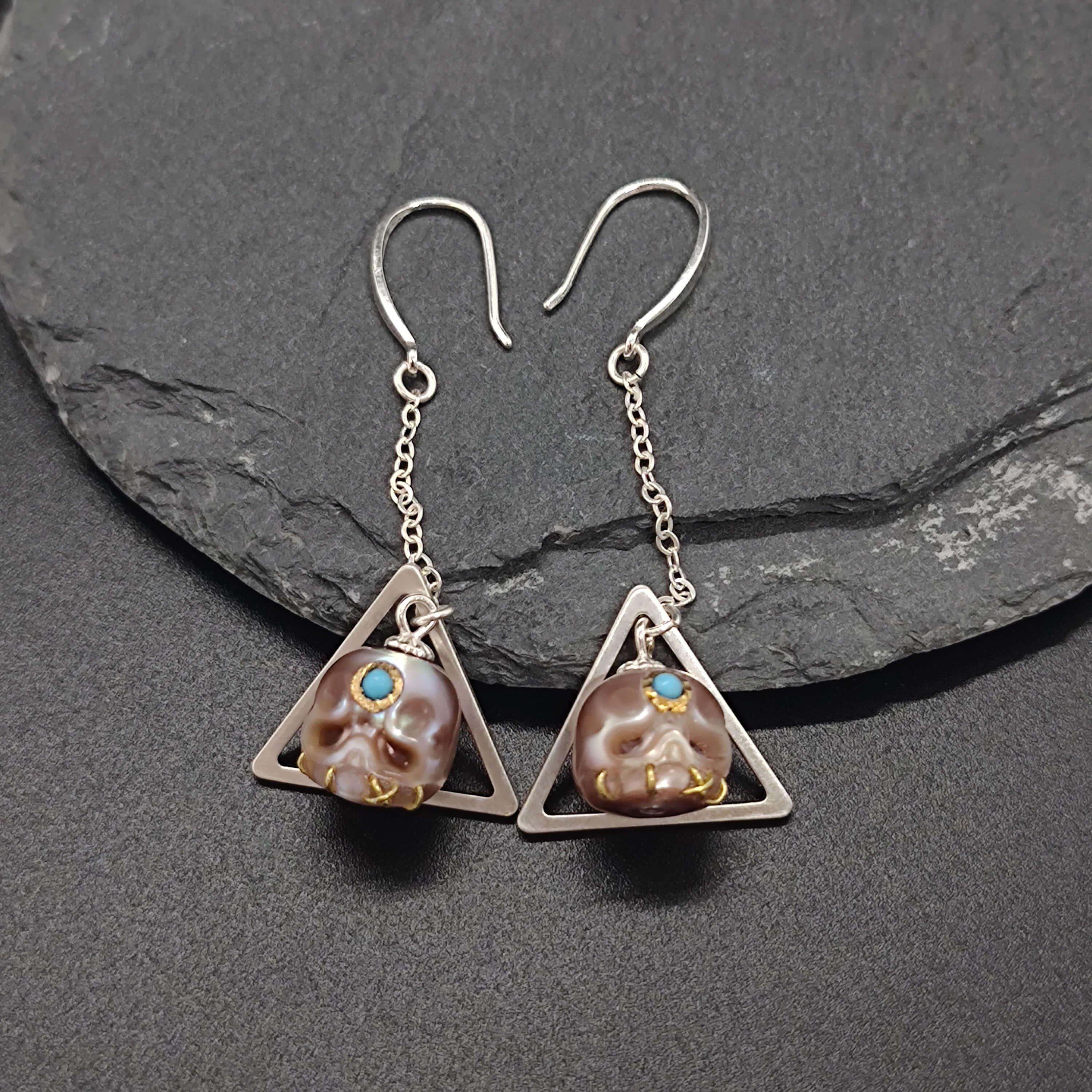 Belle Juri Śmaśana Skull Triangle Drop Earrings